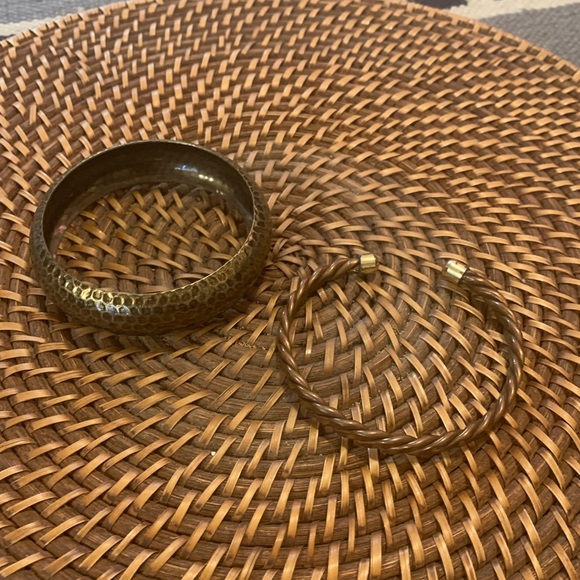 🌻2 for $15🌻 Metal Bangle Set - Picture 4 of 4